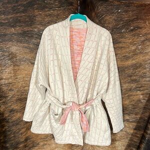 Nike Women’s Reversable Cardigan With pockets